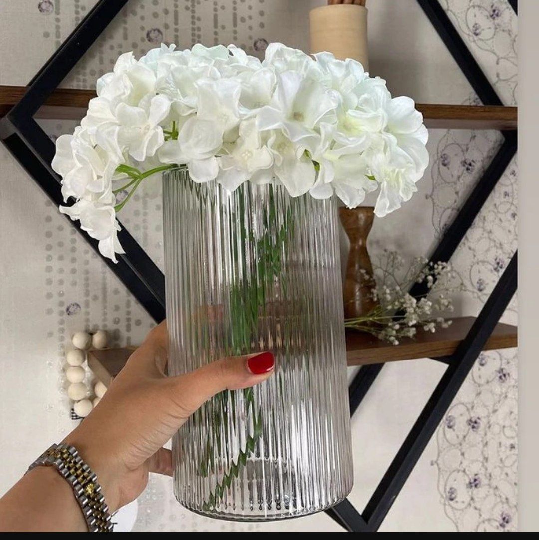 گلدان شیشه ای شیار دار