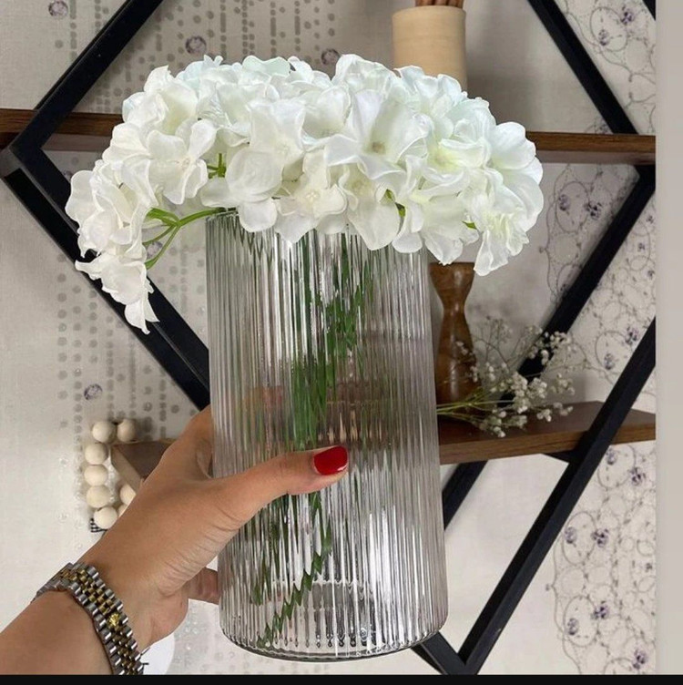 گلدان شیشه ای شیار دار