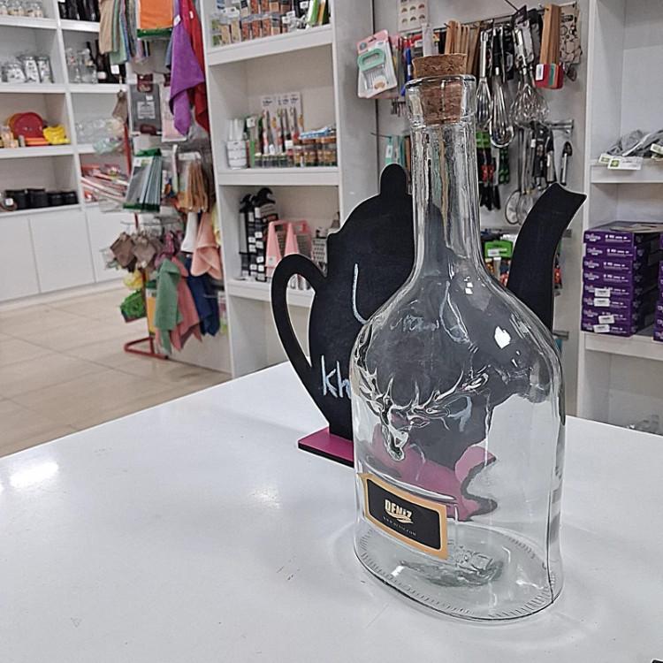 بطری آب طرح گوزن در چوب پنبه شیشه ای