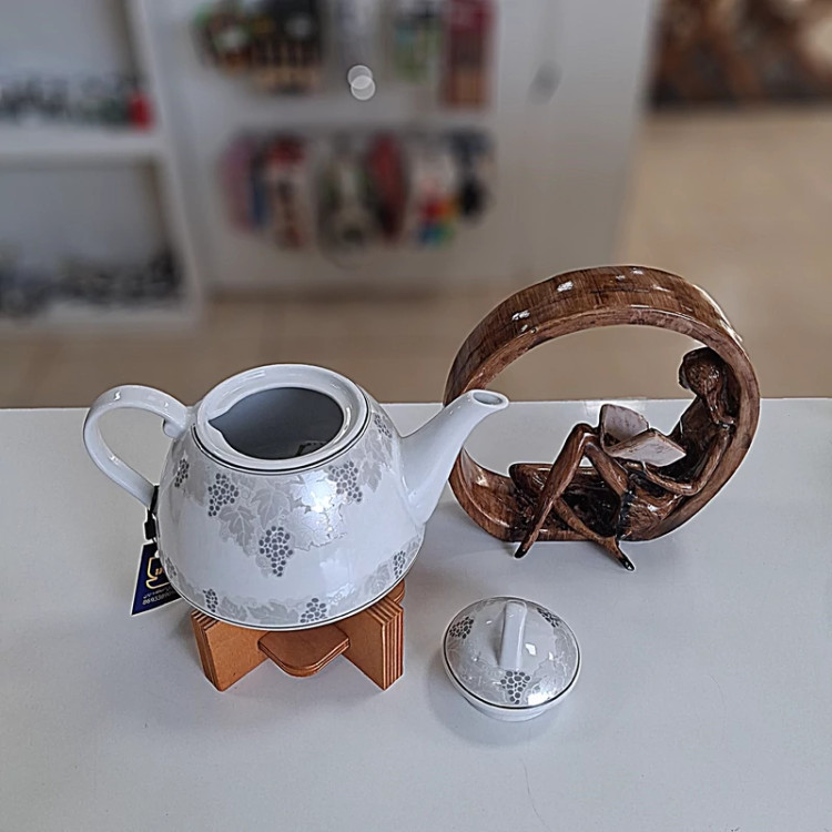 قوری هرمی ورساچه شکس